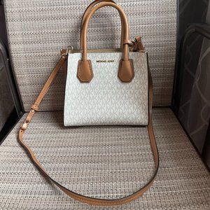 Michael Kors  Mercer Midium Cross Body